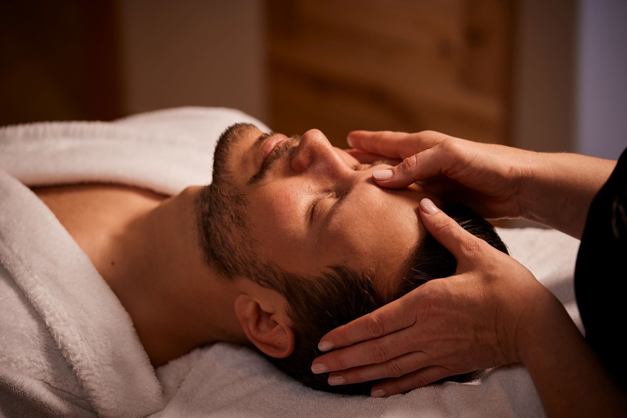 Hanusel Hof Massagen im Detail Kopf-Schulter-Nacken-Massage