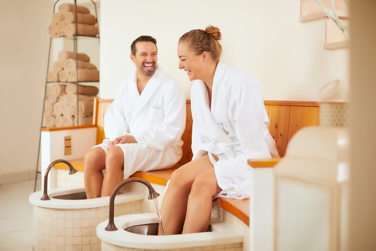 Hanusel Hof Saunen und Bäder im Detail Abkühlung im Fußbecken