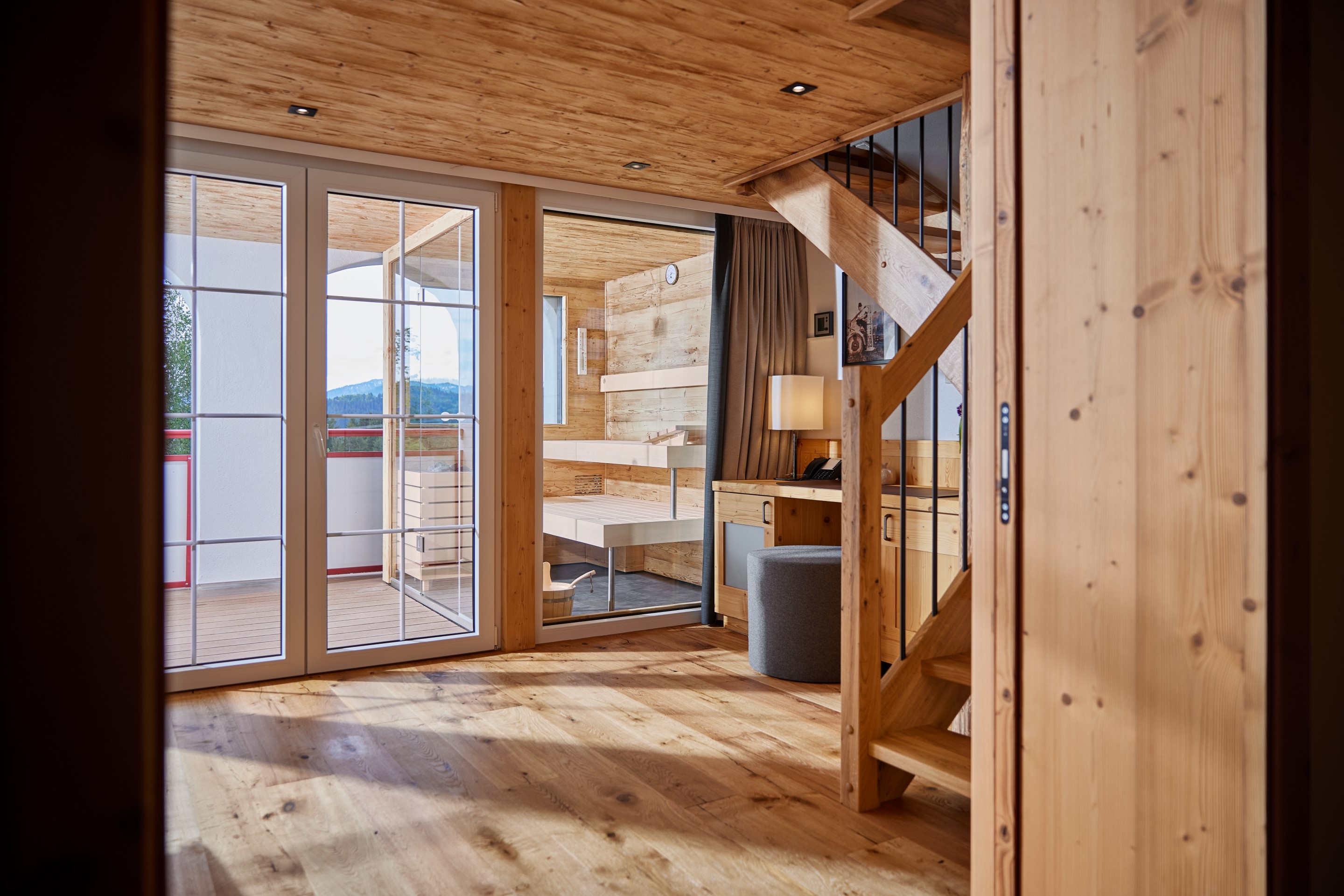 Hanusel Hof Zimmerkategorien Wellness-Suite mit Panorama-Sauna