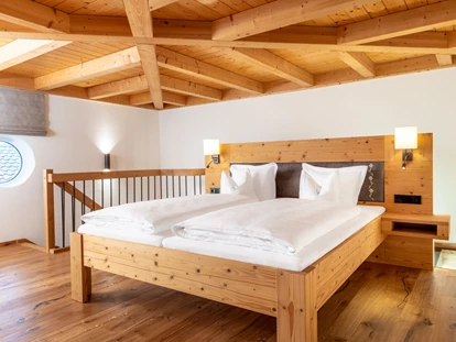 Wellnessurlaub - Fontanella - Hanusel Hof Wellness-Suite Schlafzimmer im 2. Stock - Hanusel Hof