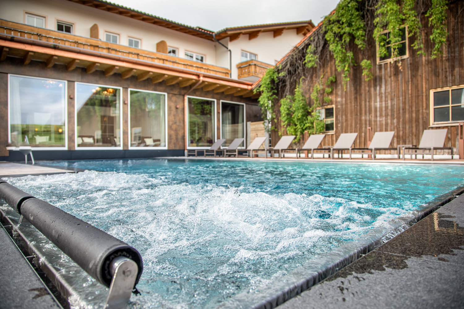 Wellnesshotel: Hanusel Hof Außenpool  - Hanusel Hof