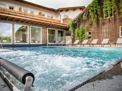 Wellnessurlaub - Fontanella - Hanusel Hof Außenpool  - Hanusel Hof