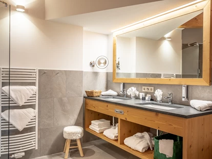 Wellnessurlaub - Fontanella - Hanusel Hof Badezimmer - Hanusel Hof