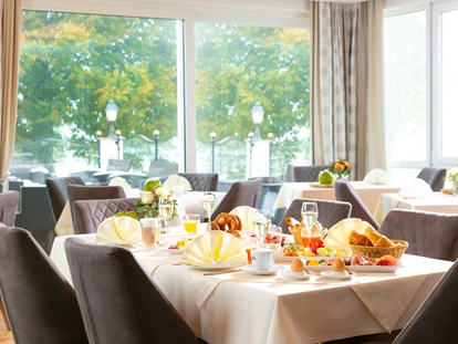 Wellnessurlaub - Fontanella - Sonnenzimmer im Restaurant - Hanusel Hof