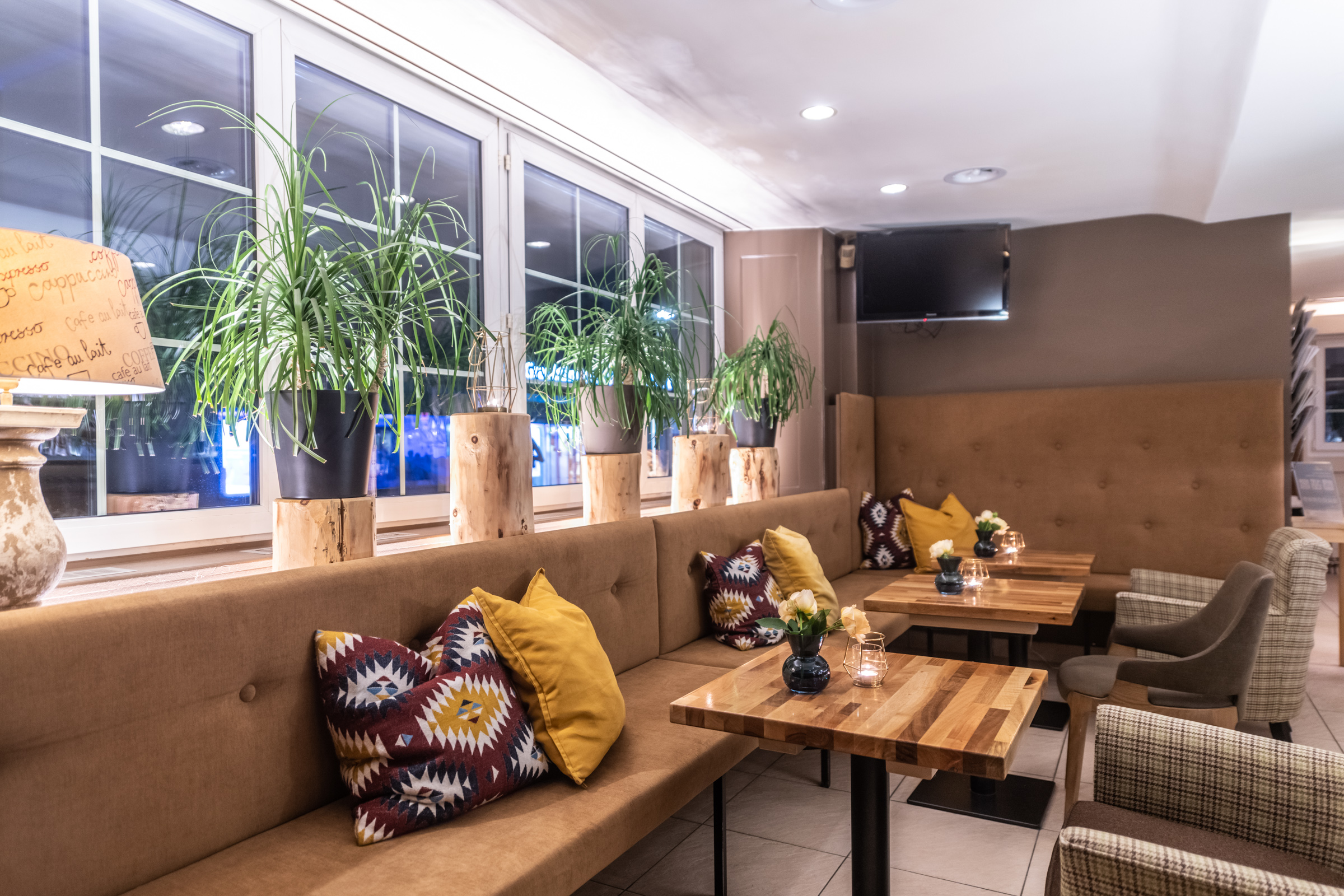 Wellnesshotel: La Perla Bar  - Hotel Lenzerhorn – Alpine Stay, Spa & Savour - Kulinarik | Restaurant