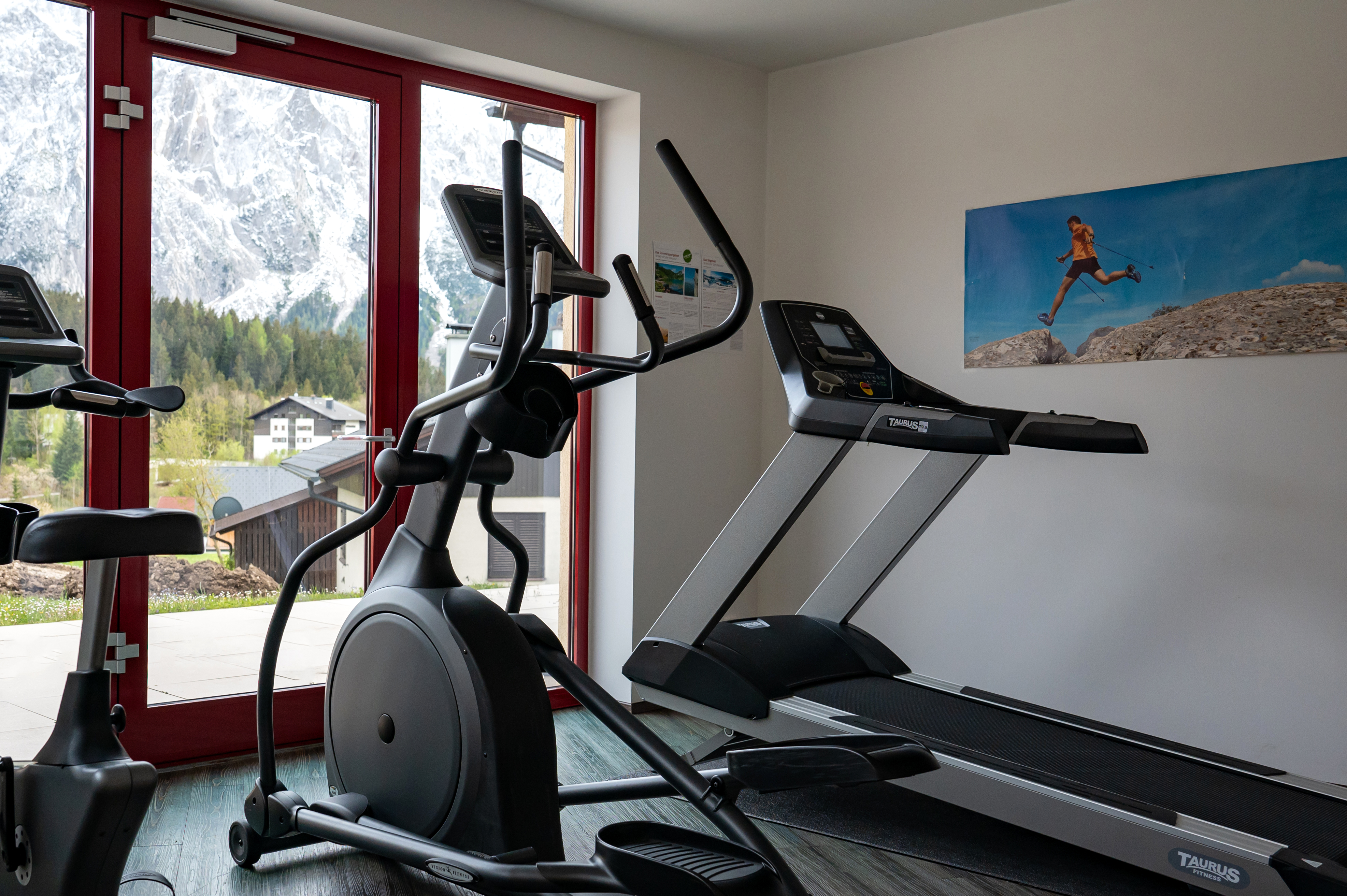 Hotel DER HECHL Fitnessangebote im Detail Fitnessraum
