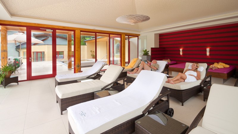 Hotel DER HECHL Saunen und Bäder im Detail Ruheraum Grimming