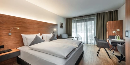 Wellnessurlaub - Pools: Innenpool - Stephanskirchen - AlpenParks Hotel & Apartment Taxacher Kirchberg in Tirol