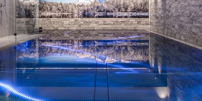 Wellnessurlaub - Pools: Innenpool - Stephanskirchen - AlpenParks Hotel & Apartment Taxacher Kirchberg in Tirol