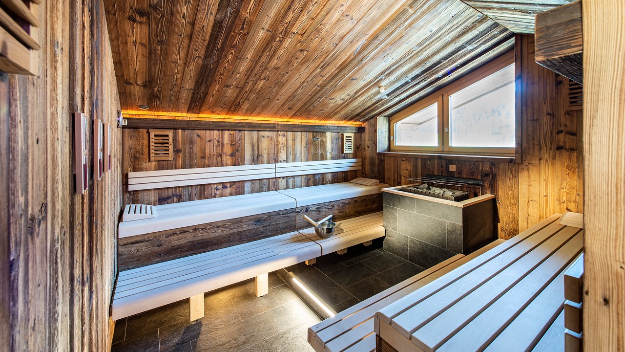 Hotel TIROL Saunen und Bäder im Detail Finnische Panorama-Sauna