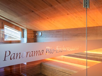 Hotel TIROL Saunen und Bäder im Detail Panorama-Bio-Eichensauna