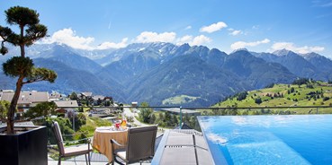 Wellnessurlaub - Wellness mit Kindern - Infinity Pool mit Sonnenterrasse  - Hotel Tirol