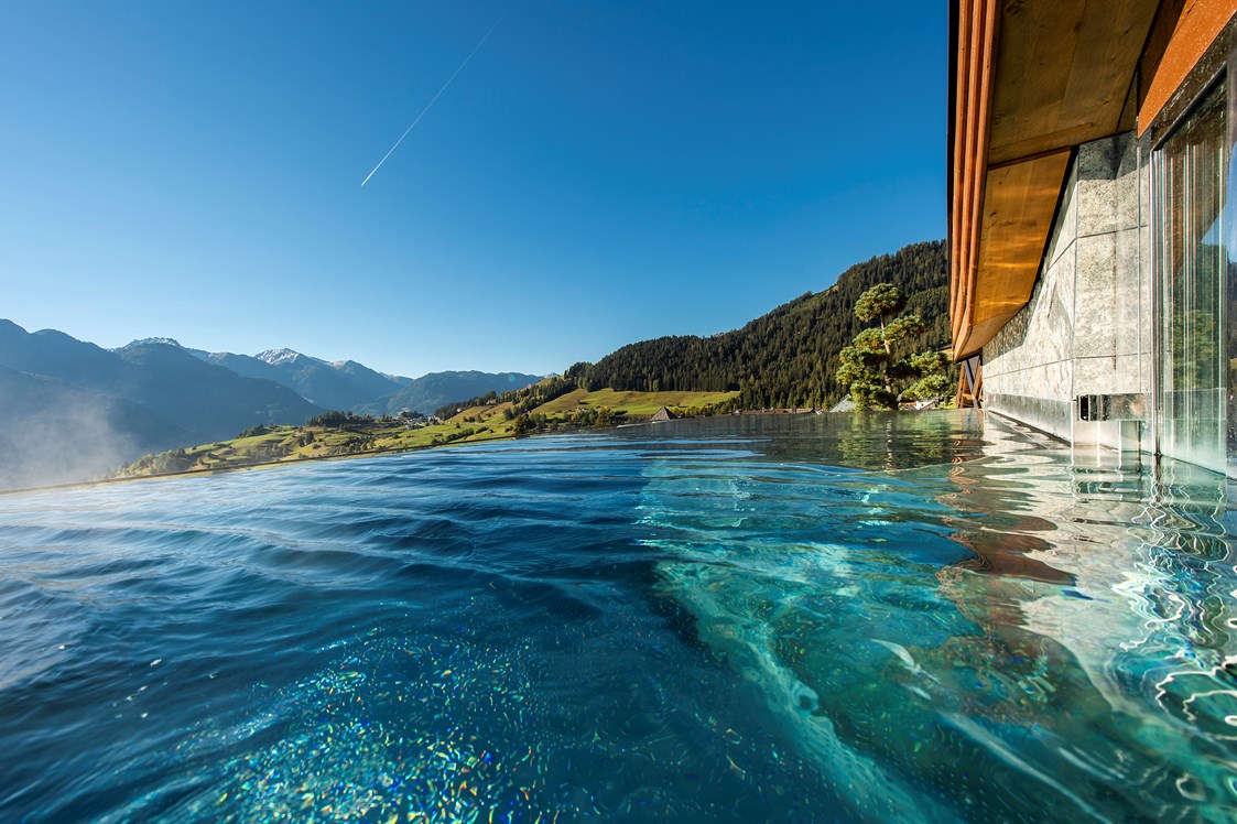 Wellnesshotel: Infinity Pool  - Hotel Tirol