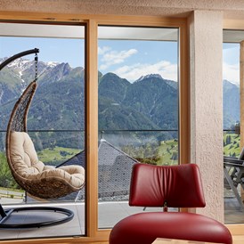 Wellnesshotel: Balkon mit Bergblick - Hotel Tirol