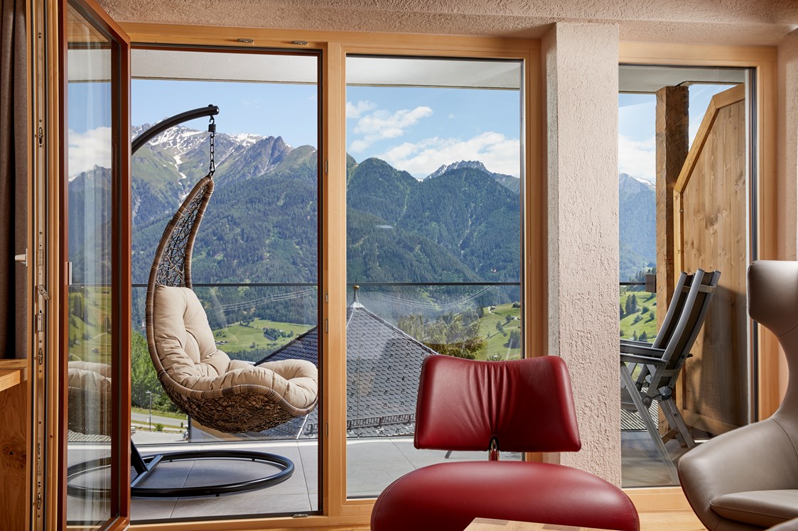 Wellnesshotel: Balkon mit Bergblick - Hotel Tirol