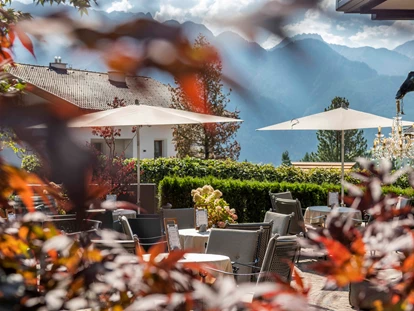 Wellnessurlaub - Sölden (Sölden) - Terrasse im Herbst - Hotel TIROL