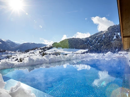 Wellnessurlaub - Sölden (Sölden) - Pool im Winter - Hotel TIROL