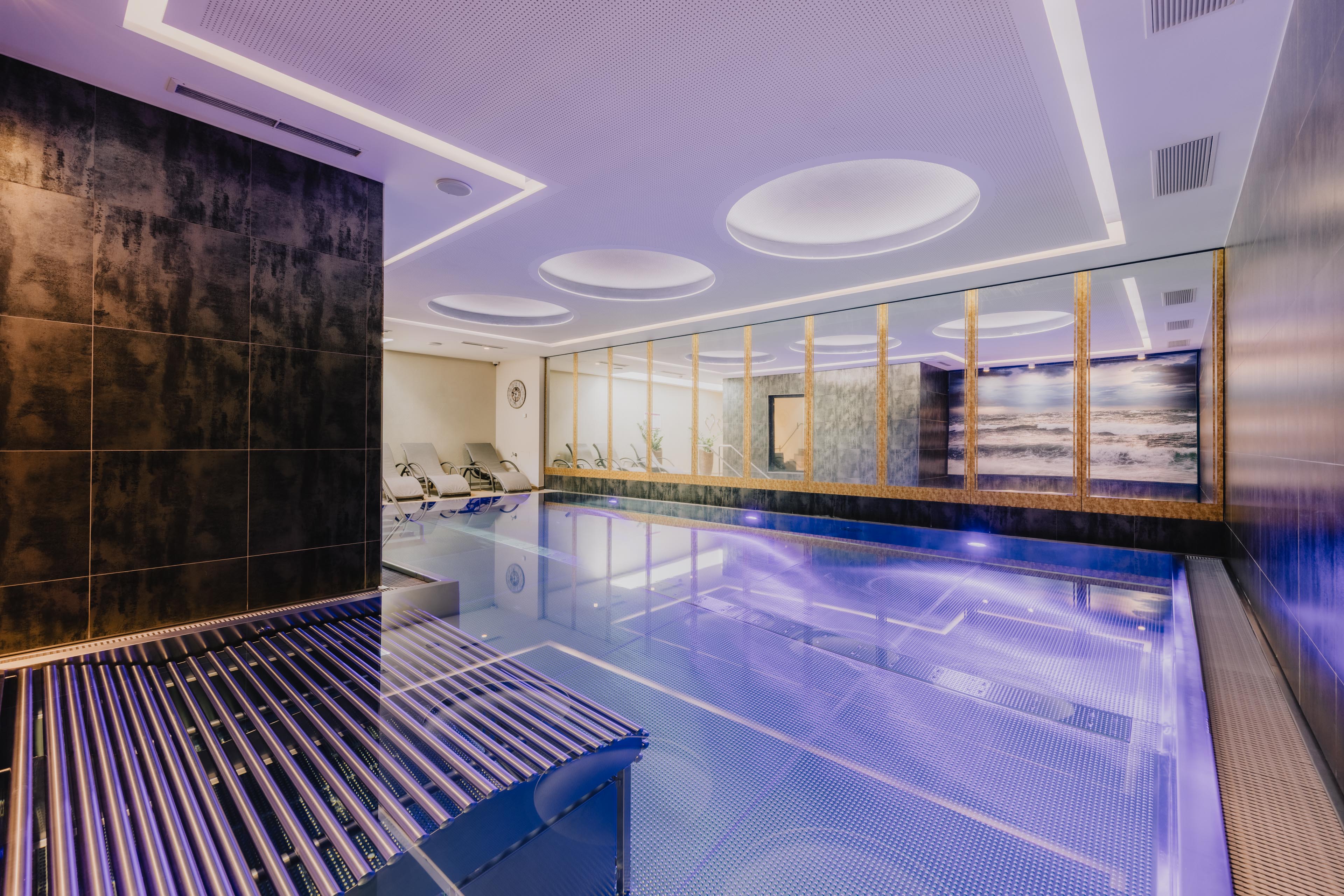 Wellnesshotel: Hallenbad mit Sprudelliege - mein romantisches Hotel Garni Toalstock - Wasser