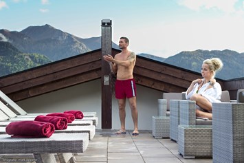 Wellnesshotel: Rooftop-Wellness-Lounge über den Dächern von Fiss. - mein romantisches Hotel Garni Toalstock