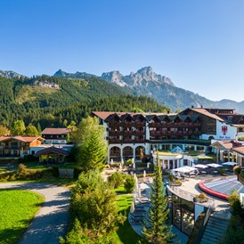 Wellnesshotel: Hotel Außenansicht  - Hotel Tyrol am Haldensee