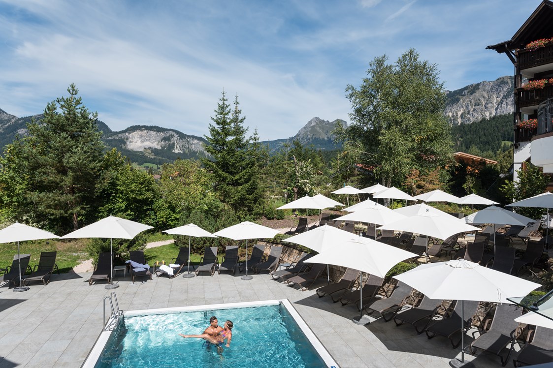 Wellnesshotel: Außenpool beheizt - Hotel Tyrol am Haldensee