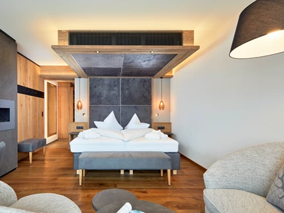Wellnessurlaub - Fahrradverleih - Innsbruck - Bestehendes trifft auf Neues. Die Tradition lebt in den stillen Materialien. Der Stil ist schlicht, elegant und modern. So sind die Zimmer und Suiten im wöscherhof. - Hotel Wöscherhof