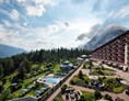 Wellnesshotel: Außenansicht Sommer Interalpen-Hotel Tyrol - Interalpen-Hotel Tyrol