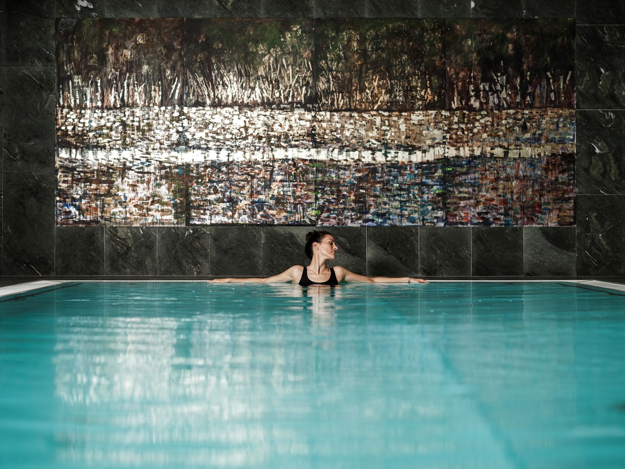 Naturhotel Outside Saunen und Bäder im Detail Innenpool