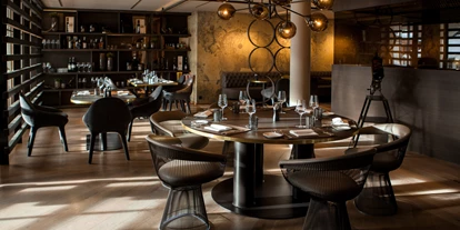 Wellnessurlaub - Umgebungsschwerpunkt: Therme - Gries im Sellrain - Beef Club: das À la Carte Restaurant im Hotel - Schlosshotel Fiss