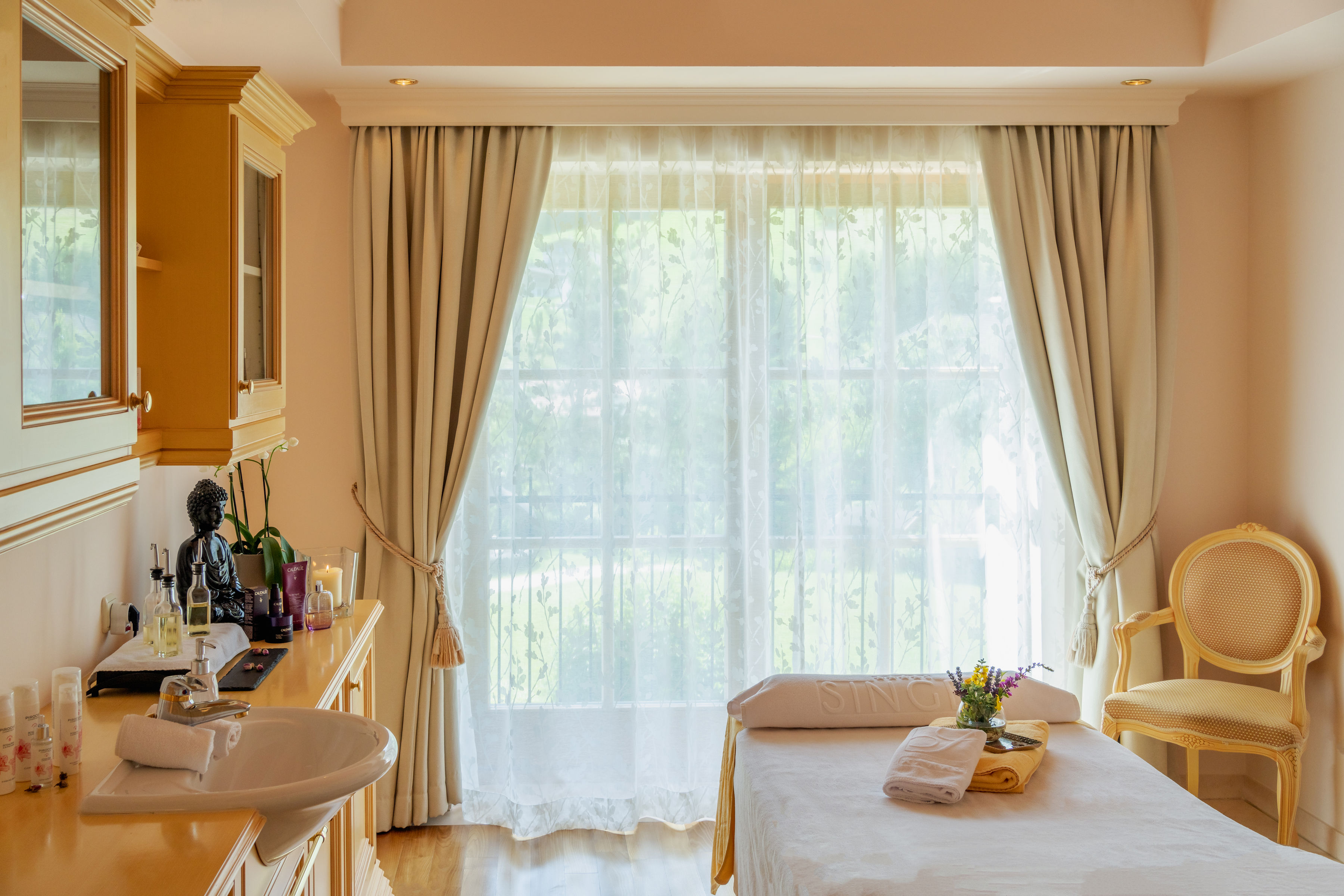 Relais & Chateaux Hotel Singer Massagen im Detail Aromaölmassage