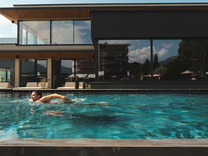 Wellnessurlaub - Fahrradverleih - Innsbruck - 25 Meter Infinity Sportbecken im neuen GartenSPA (adults only) - HELD - Hotel & SPA****s
