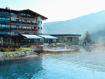 Wellnessurlaub - Fahrradverleih - Innsbruck - Außenpool im Hotel Held  - HELD - Hotel & SPA****s