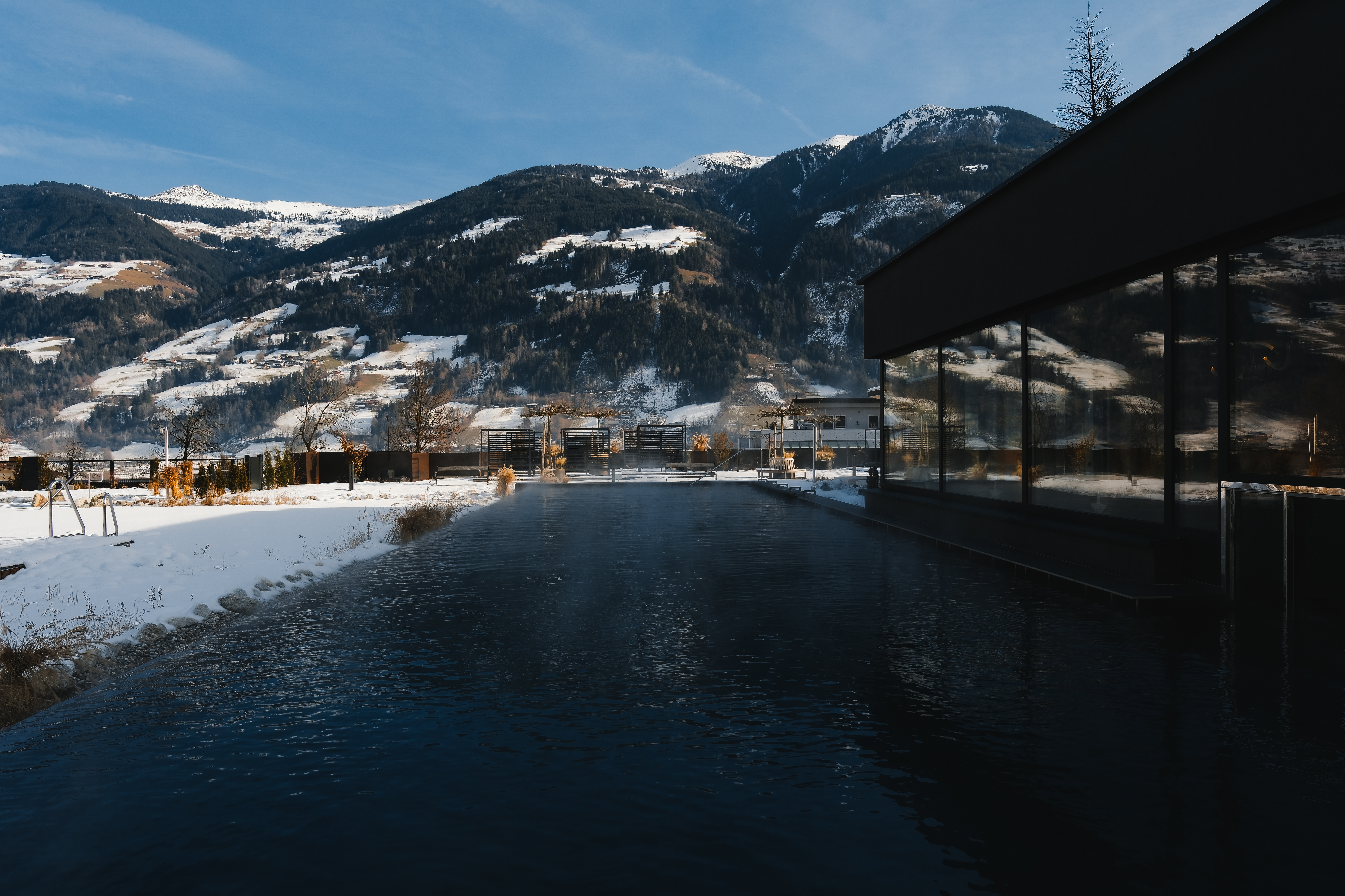 Wellnesshotel: 25m Outdoor-Pool mit traumhaften Aussichten  - HELD - Hotel & SPA****s - Sauna | Spa
