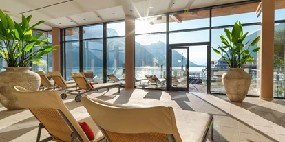 Wellnessurlaub - Klassifizierung: 4 Sterne S - Ampass - Einer unserer vielen Ruhebereiche mit See und Berg Panorama. - aja Fürstenhaus am Achensee