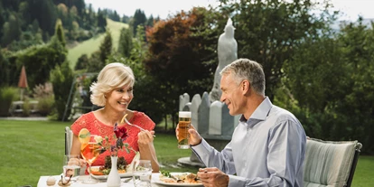 Wellnessurlaub - Kräuterbad - Jochberg (Jochberg) - Wohlfühlgarten - Landhotel Schermer