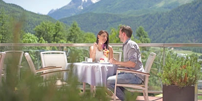 Wellnessurlaub - Pools: Sportbecken - Innsbruck - Cafe/Sonnenterasse - Vivea 4* Hotel Umhausen im Ötztal