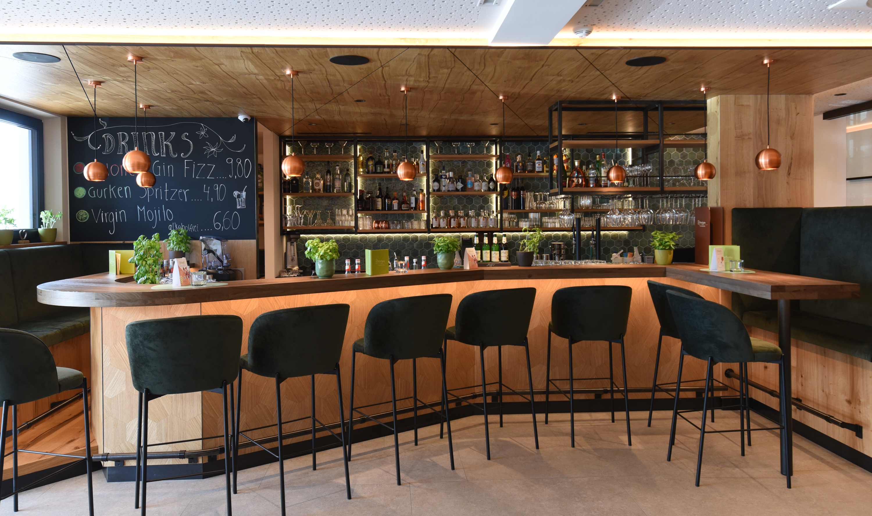 Wellnesshotel: gemütliche Hotelbar  - Wellness & Familienhotel Kitzspitz