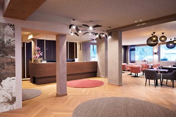 Wellnesshotel: Rezeption und Lobby  - Adler Inn - ADLER INN Tyrol Mountain Resort