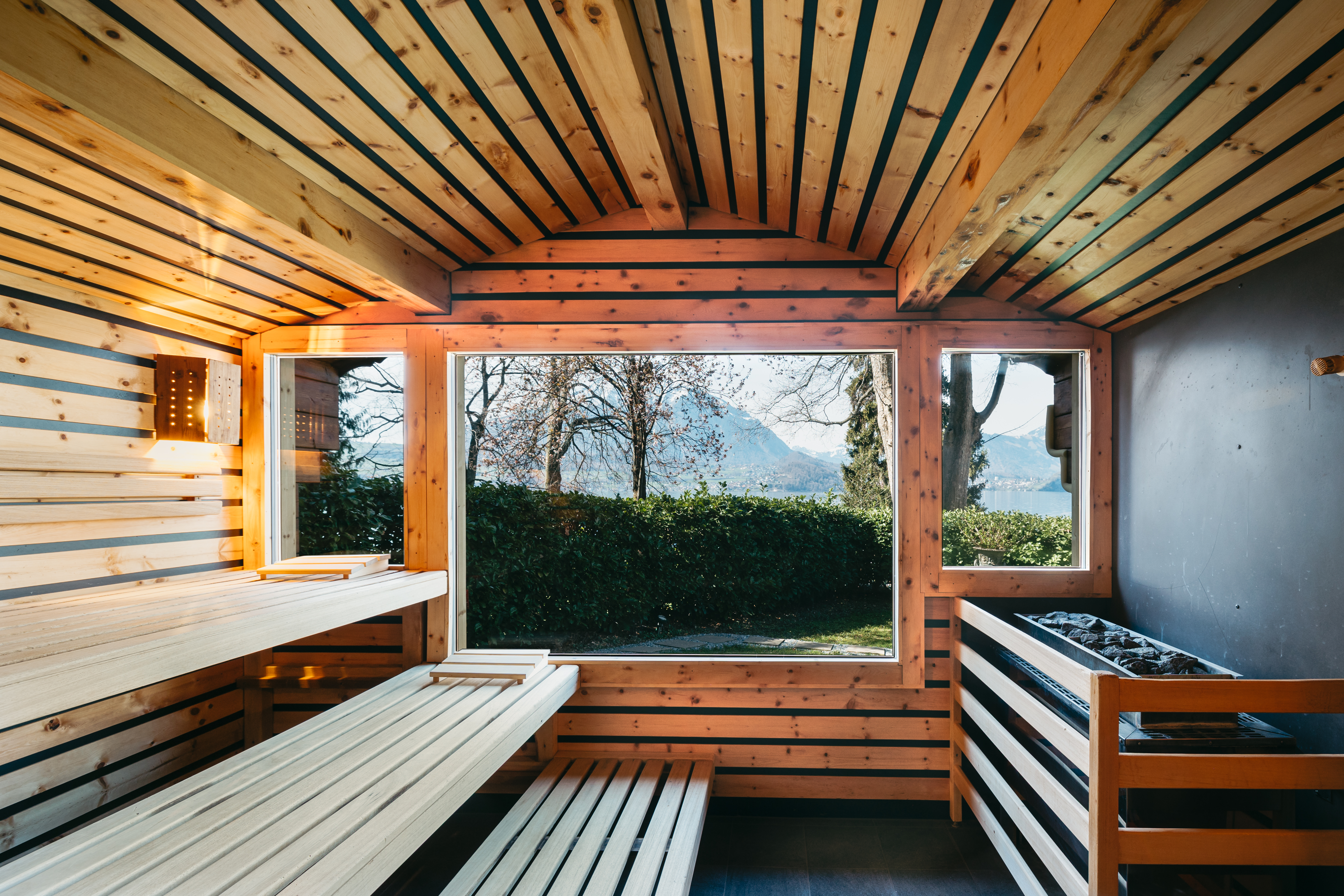 BEATUS Wellness- & Spa-Hotel Saunen und Bäder im Detail Finnicum Aussen-Sauna