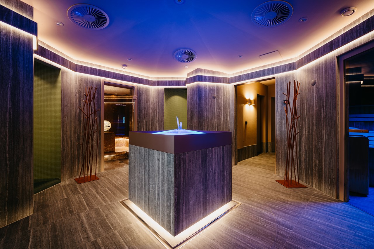 BEATUS Wellness- & Spa-Hotel Saunen und Bäder im Detail Stalagmit Eisbrunnen