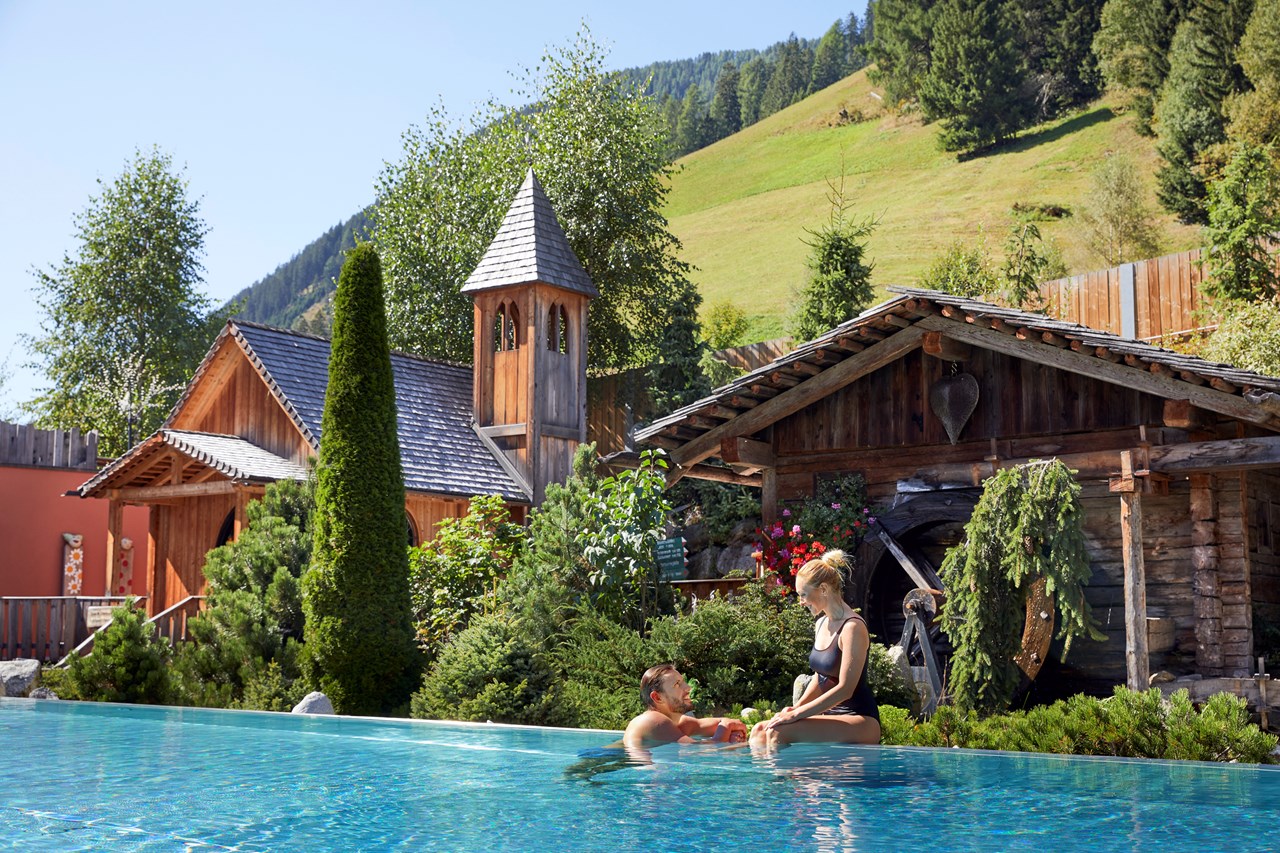 Hotel Quelle Nature Spa Resort ***** Saunen und Bäder im Detail Wasserwelt mit 7 Pools