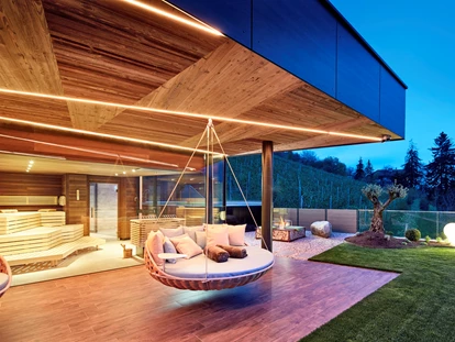 Wellnessurlaub - Dorf Tirol - Outdoor-Sky-Chill-Lounge - Hotel Das Sonnenparadies