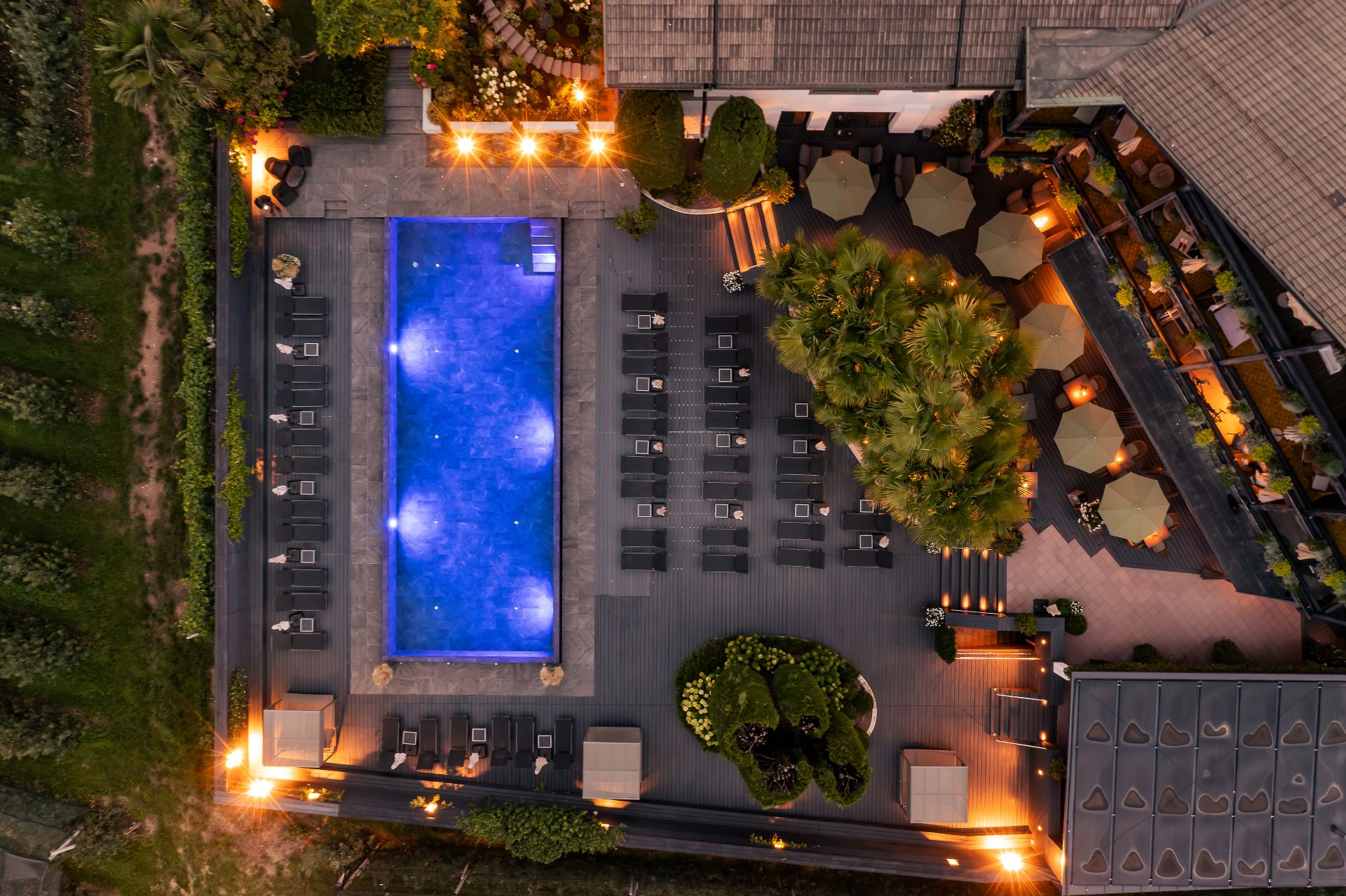 Wellnesshotel: Poolansicht Abendstimmung - Hotel Tirolensis