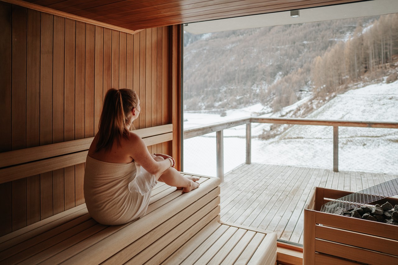 Hotel TONZHAUS Saunen und Bäder im Detail Panorama-Sauna