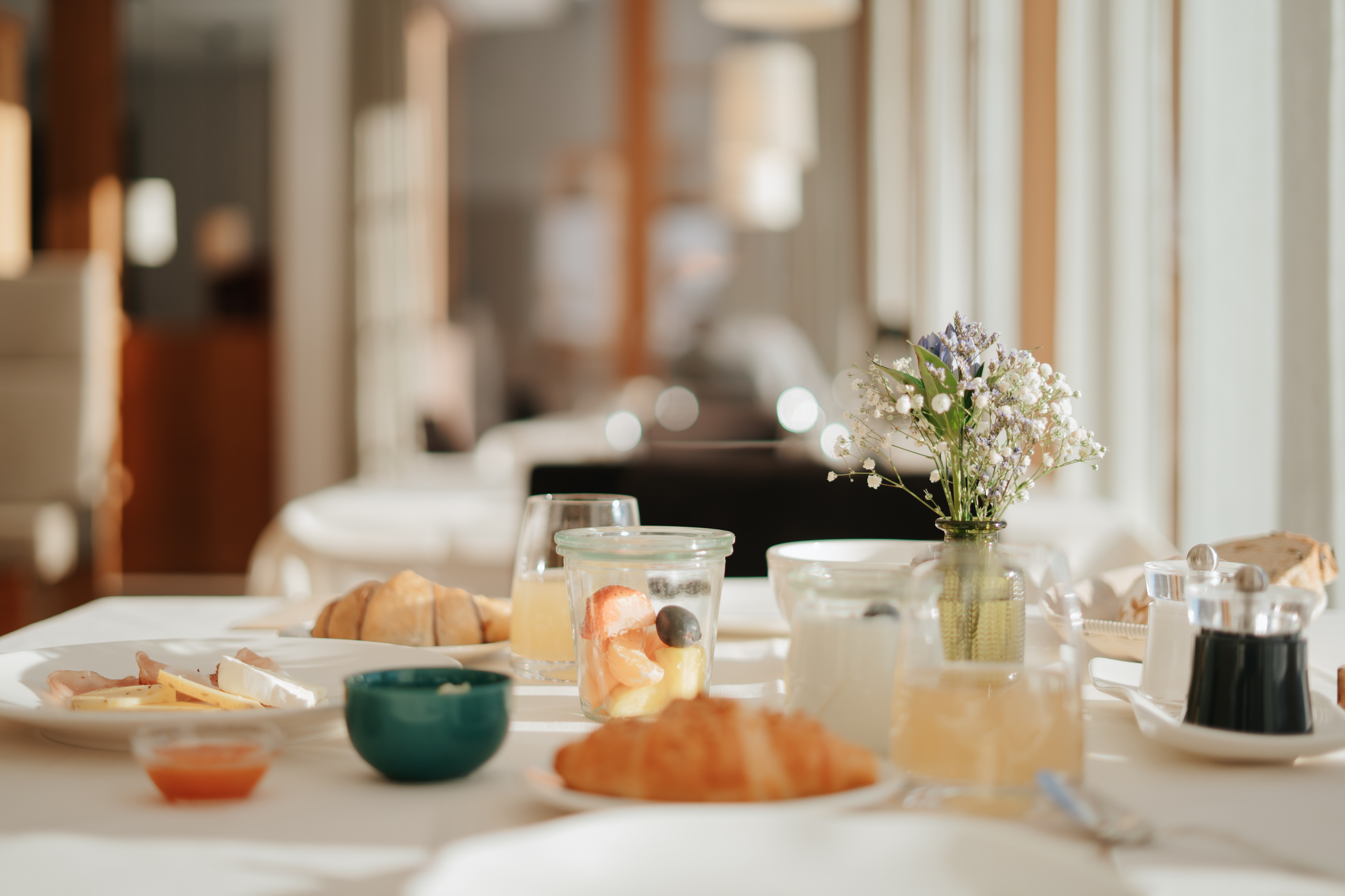 Wellnesshotel: Bergfrühstück: mit Natur- und Bioprodukten, Tee-Ecke, Getreidemühle, hausgemachte Säften und mehr… - Hotel TONZHAUS