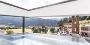 Wellnessurlaub - Südtirol  - Infinity-Skywhirlpool  - Aktiv und Wellnesshotel Traube Post ****