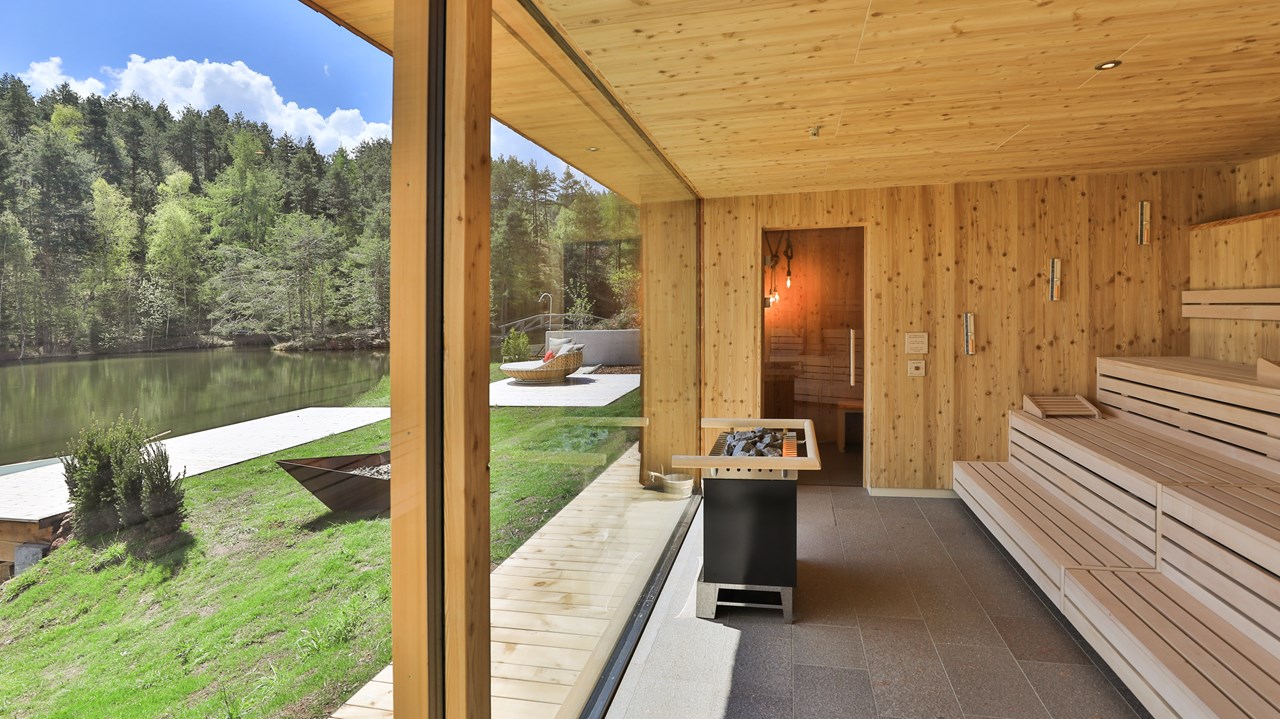 Hotel Weihrerhof Saunen und Bäder im Detail Exklusive Bootshaus-Sauna