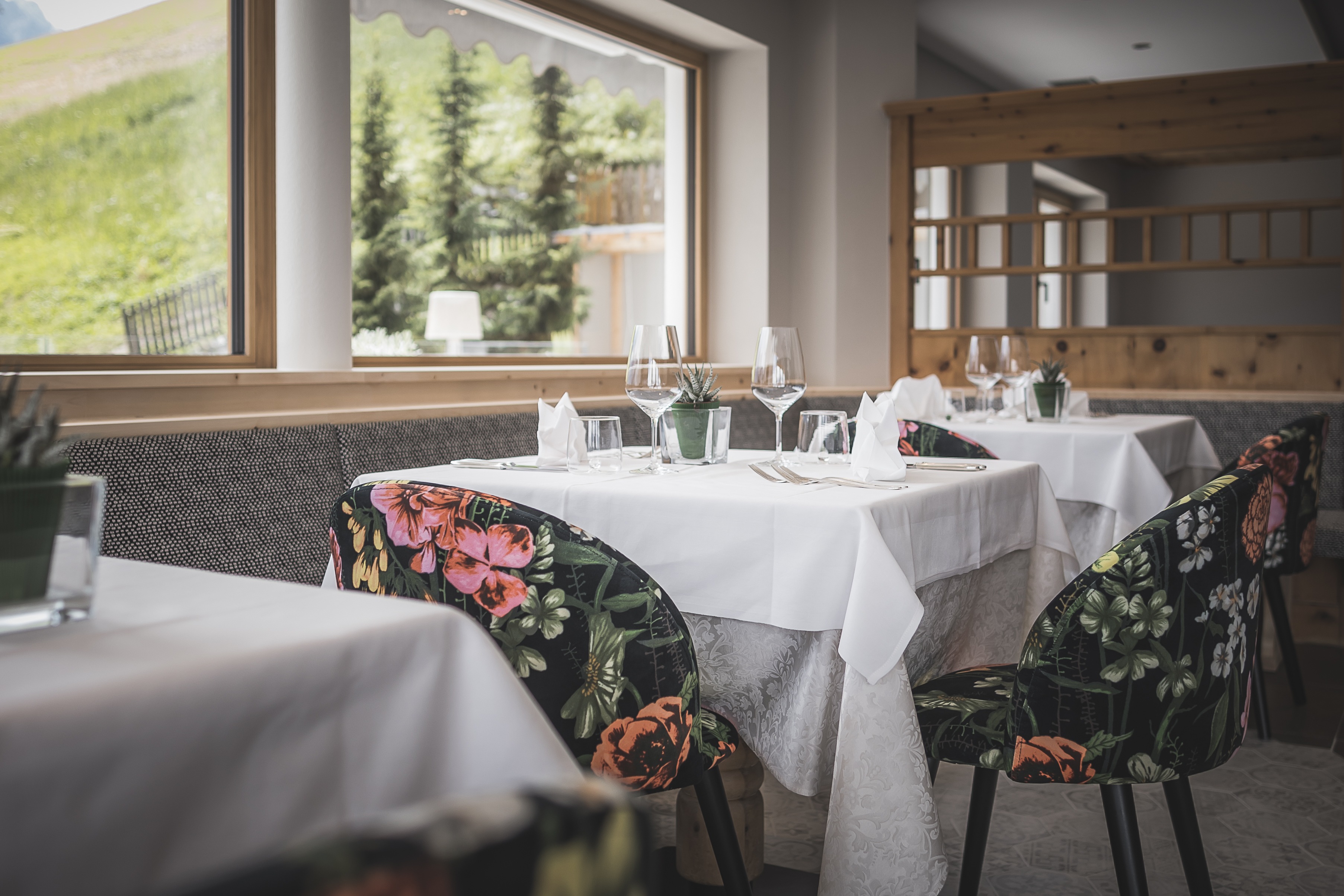 Wellnesshotel: Restaurant mit Panoramablick - Berghotel Zirm
