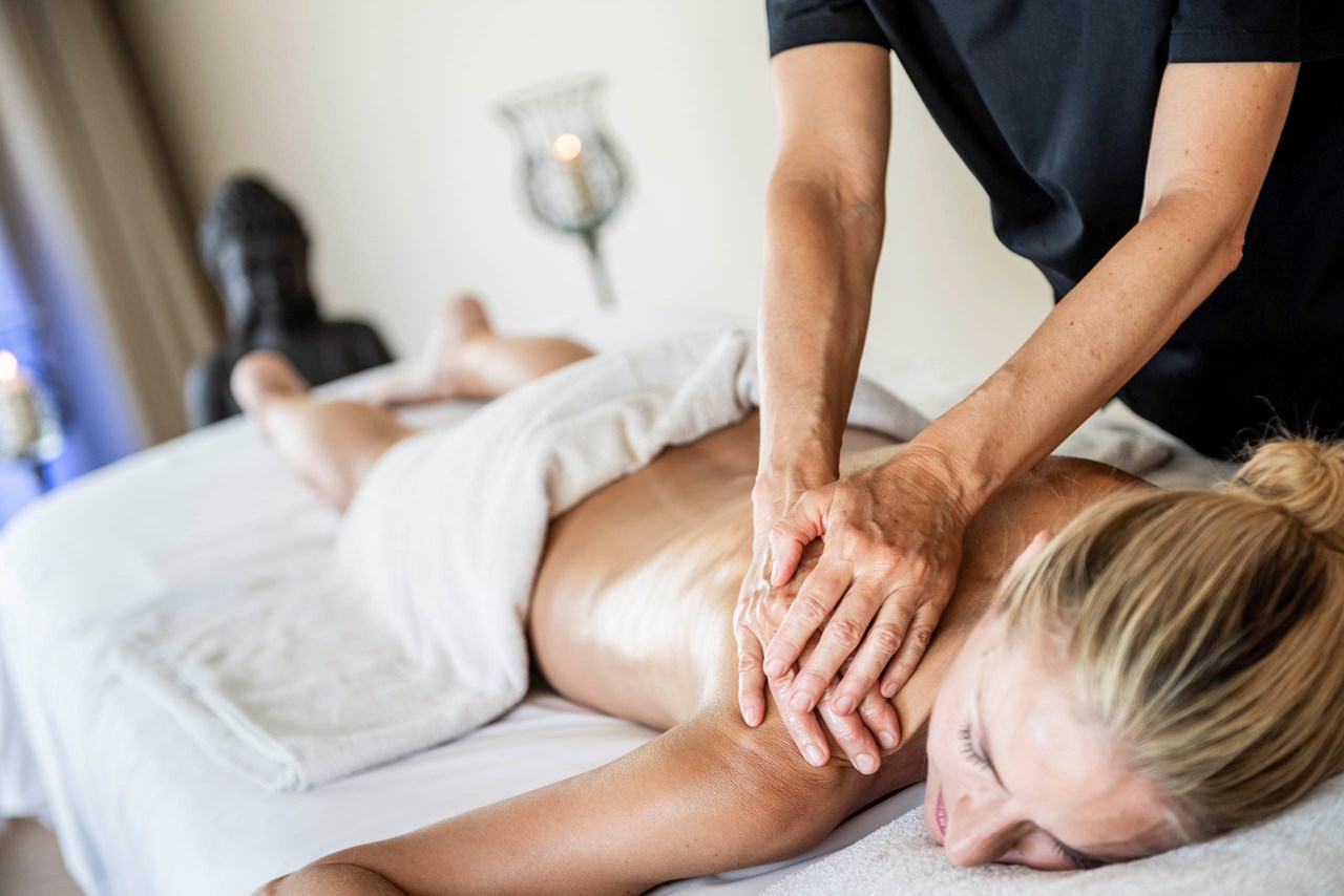 Mirabell Dolomites Hotel Luxury Ayurveda & Spa Massagen im Detail Massagen - auf Tuchfühlung