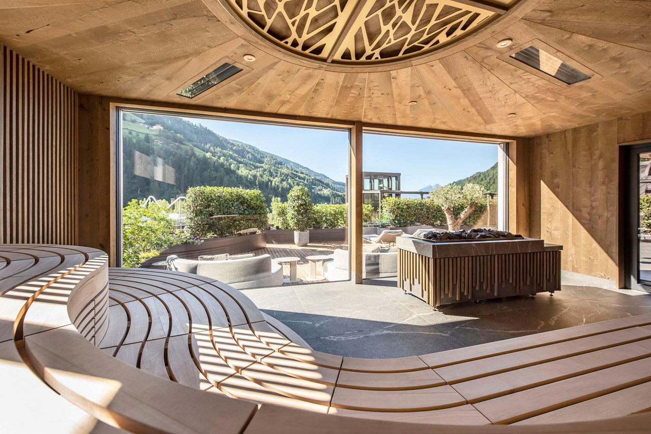 Quellenhof Luxury Resort Passeier Saunen und Bäder im Detail Rooftop-Sauna
